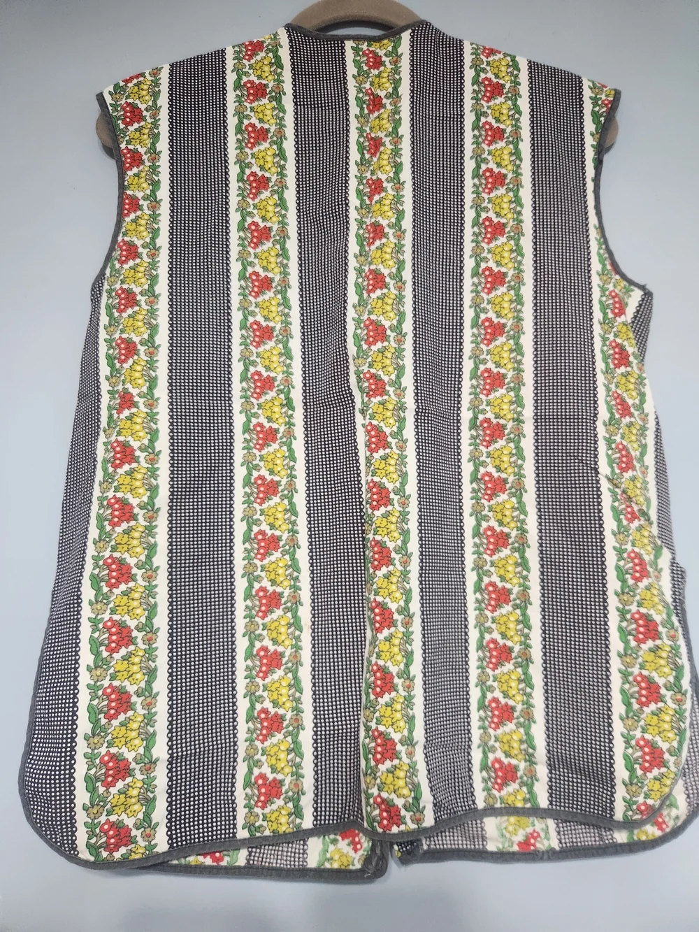 Floral Stripe Vintage 60s 70s Cobbler Apron House Smock w Pockets. Button Close